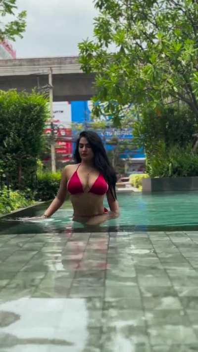 Poonam Sharma is so damn hot