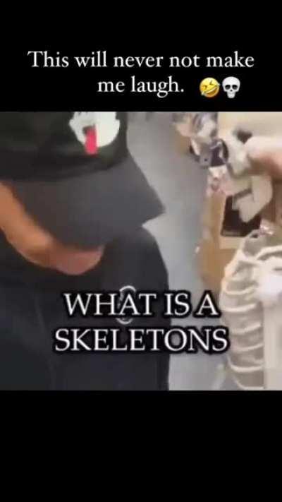 What is a skeletons favorite snack