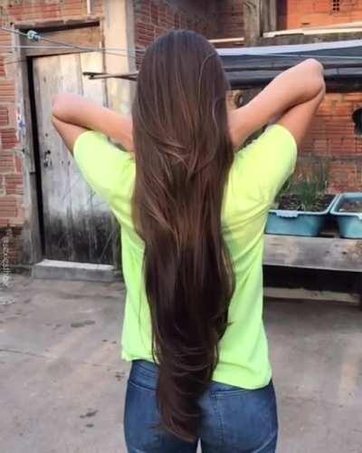 Slow Motion Bundrop Of Soft Brunette Hair (@kesiajcoelho)