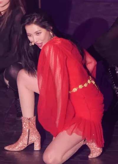 Sunmi's Cleavage [another angle]