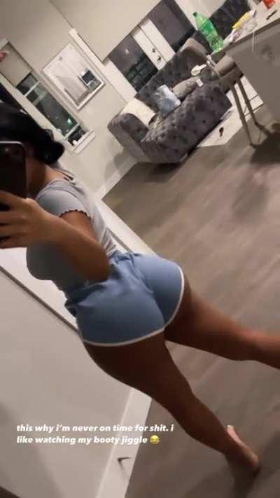 🍑🤳