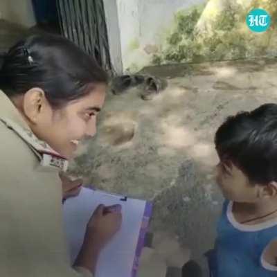 3 year old goes to cops to file complaint against mom for stealing her candies, India