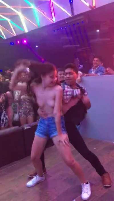 🔴 NEW UPDATE 🔴 🔥🥵 Most Demanded Horny College g!rl Viral Full Nude Dance😘 iN the CLUB with Her Boyfriend 💦 Don't Miss 🥵🔥 ⏬ Viral College g!rl Nude Dance⏬