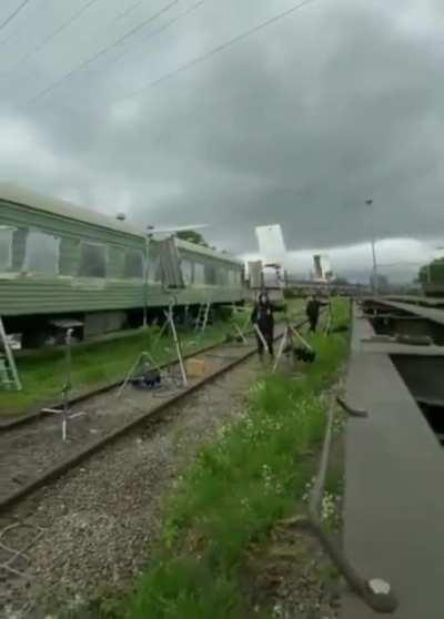 How the train scenes are filmed.