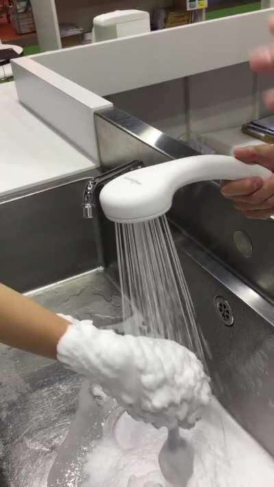 Japanese shower head that covers you in soap foam