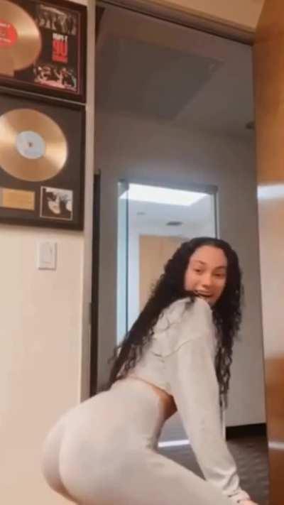 Bhad bhabie twerking 