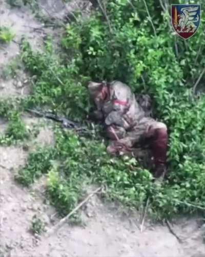 Bleeding russian soldier kills himself.