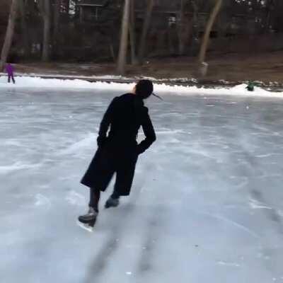 Michelle Kwan gliding around the ice.