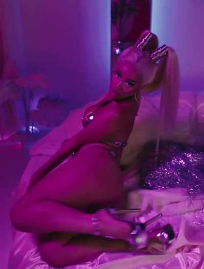 Doja Cat - That ass in 'Cyber Sex' music video