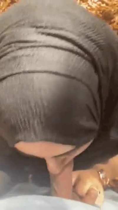 Hijab blowjob at the public