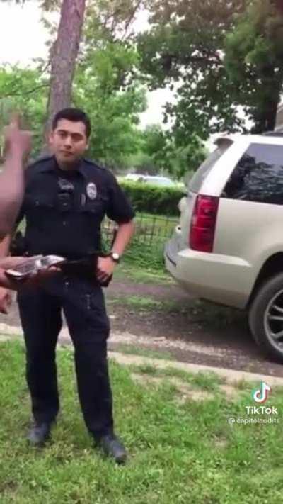 Guy teaches police officers about the law