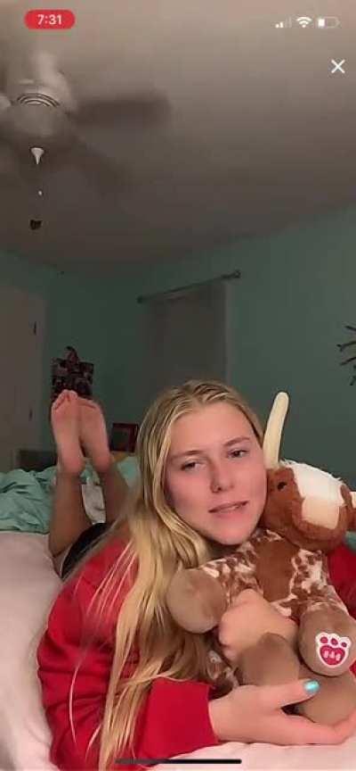 im_mackenzzie live on tiktok rn