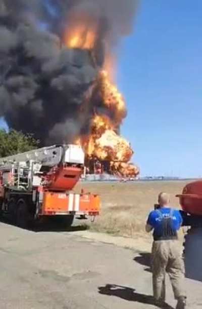 One more beautiful video of a huge Rostov oil depot fire.