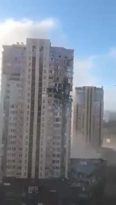 Another angle of Zhuliany/Kyiv airstrike aftermath.