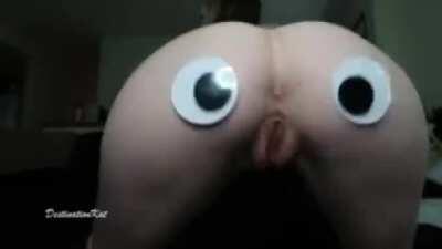 Hot Teen Twerks With Googly Eyes