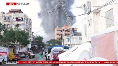 Israelí air strike hit behind a hospital in Rafah in southern Gaza 