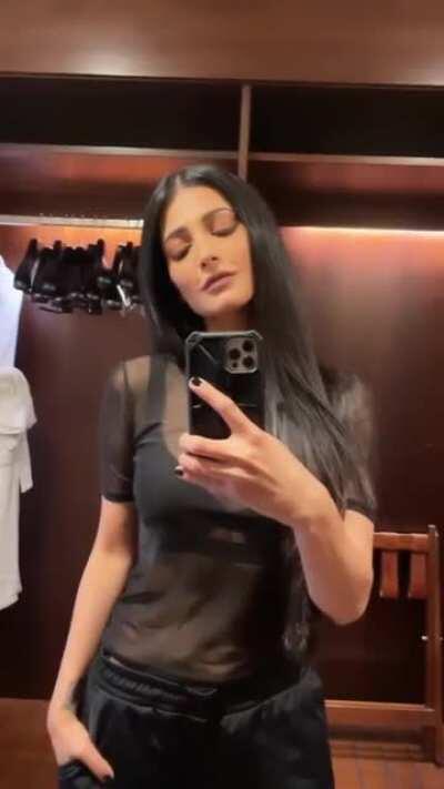 Hot Shruti Hassan