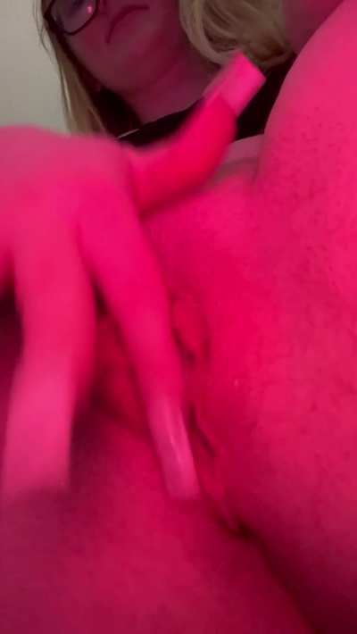 my fat pussy needs some tongue action