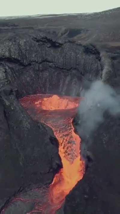 A brief lava-show for the camera