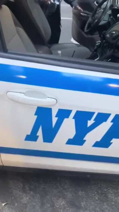 Man bugs a New York cop for a ride 