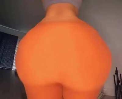 Bright orange ass clapping