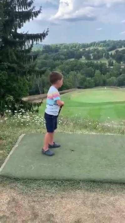 This 4-year-old's ace left his dad and brother-in-law in disbelief.