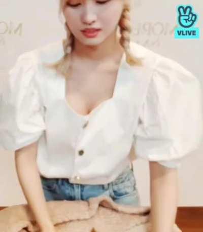 Momo 🍈🍈