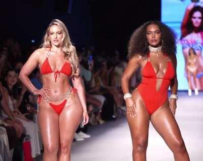 Marissa Duboís &amp;amp; Amber Keaton (Beach Bunny Fashion Show 2022)