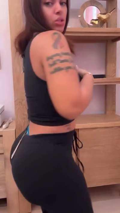 she loves showing us that fat bum!