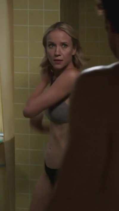 Jessy Schram - Chicago Med (S08E07)