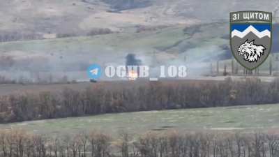 Archival video of a Russian Mi-8 helicopter getting hit by a Javelin shortly after takeoff before crashing near Mykolaivka, Luhansk Oblast [31.10.2022]