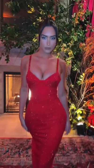 Sparkly red dress pt.3