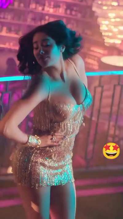 Janhvi Kapoor Hotness Overload 🔥🥵