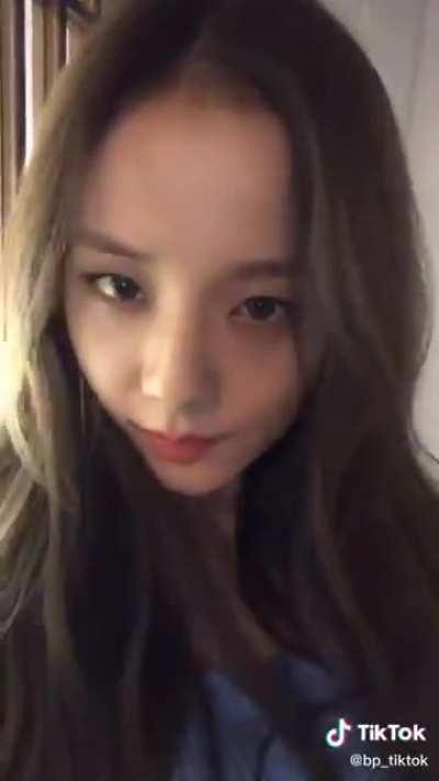 200701 BLACKPINK TikTok Update w/ Jisoo