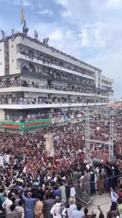 بلوچستان کی لاکھوں عوام اپنے حقوق کیلئے باہر نکلی ہوئی ہے ۔۔ الیکٹرانک میڈیا آپکو یہ سب کچھ نہیں دکھائے گا ۔۔۔