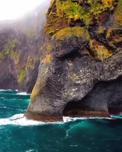 🔥 Elephant rocks , Iceland 🔥