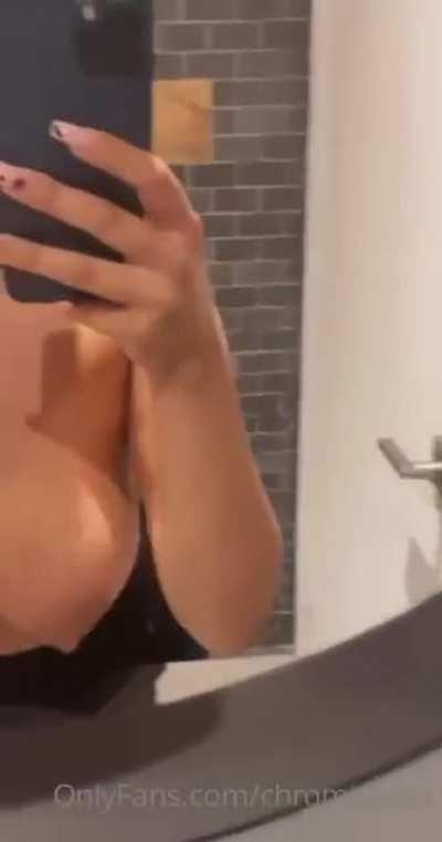 Chromazz first time showing titties