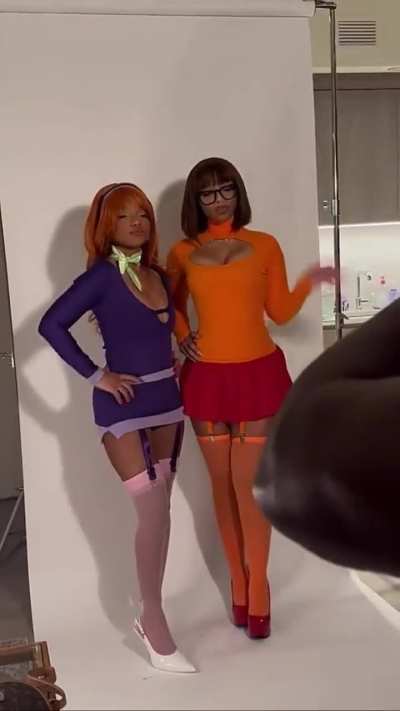 BTS photoshoot with Halle as Velma and Daphne via snap 11-1-24