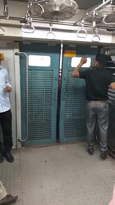 Automatic door in Mumbai trains