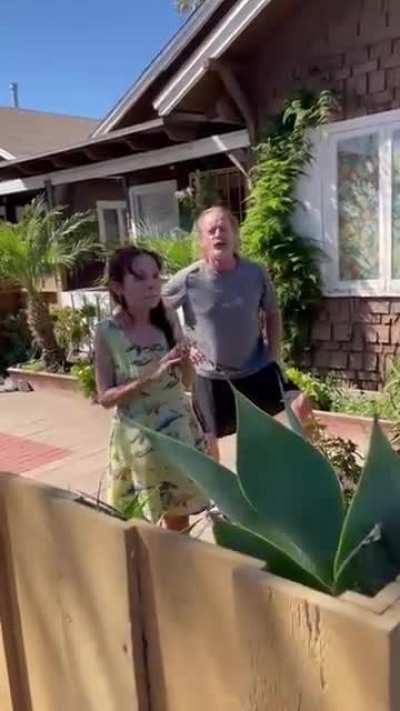 Neighbour freaks out over disloyal cat