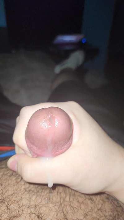 I haven't posted in a while, thought I'd cum back with a cumshot 