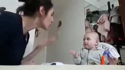 Spanish baby learns gesturing