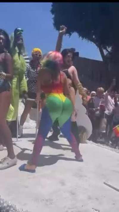 Cardi B Twerk @Pridefest