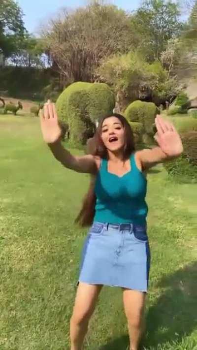 Monalisa ki bouncy jawani