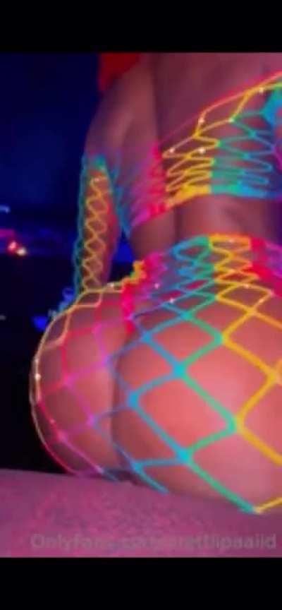 Rainbow Net Twerk