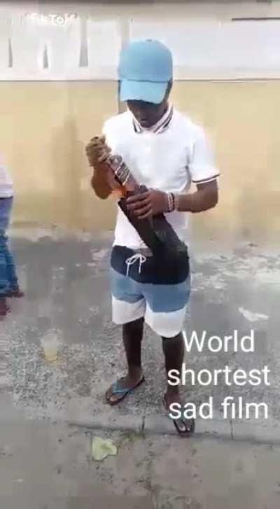 WCGW showing off my nice new drink bottle