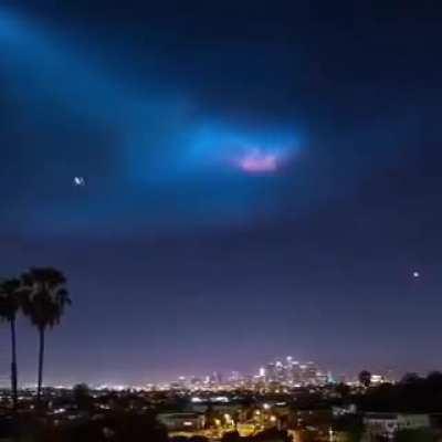 SpaceX Falcon 9 leaving Earth’s atmosphere and created a “Twilight Phenomenon” 🚀