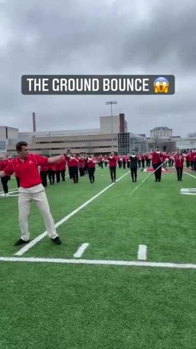 This stunning ground bounce and catch