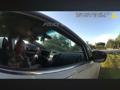 Boomer loses it when a female officer pulls him over