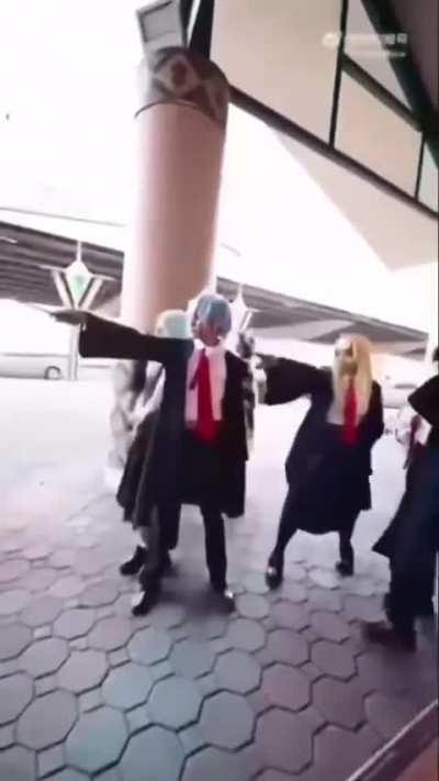 Duel erupts at platform 9 3/4